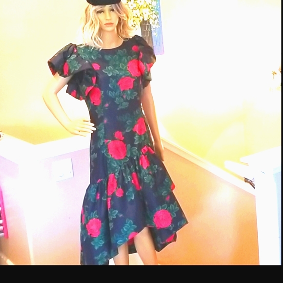 80's MORTON MYLES Red a Roses Ruffles Green BG Holiday Party Festive Midi Dress - Picture 7 of 16